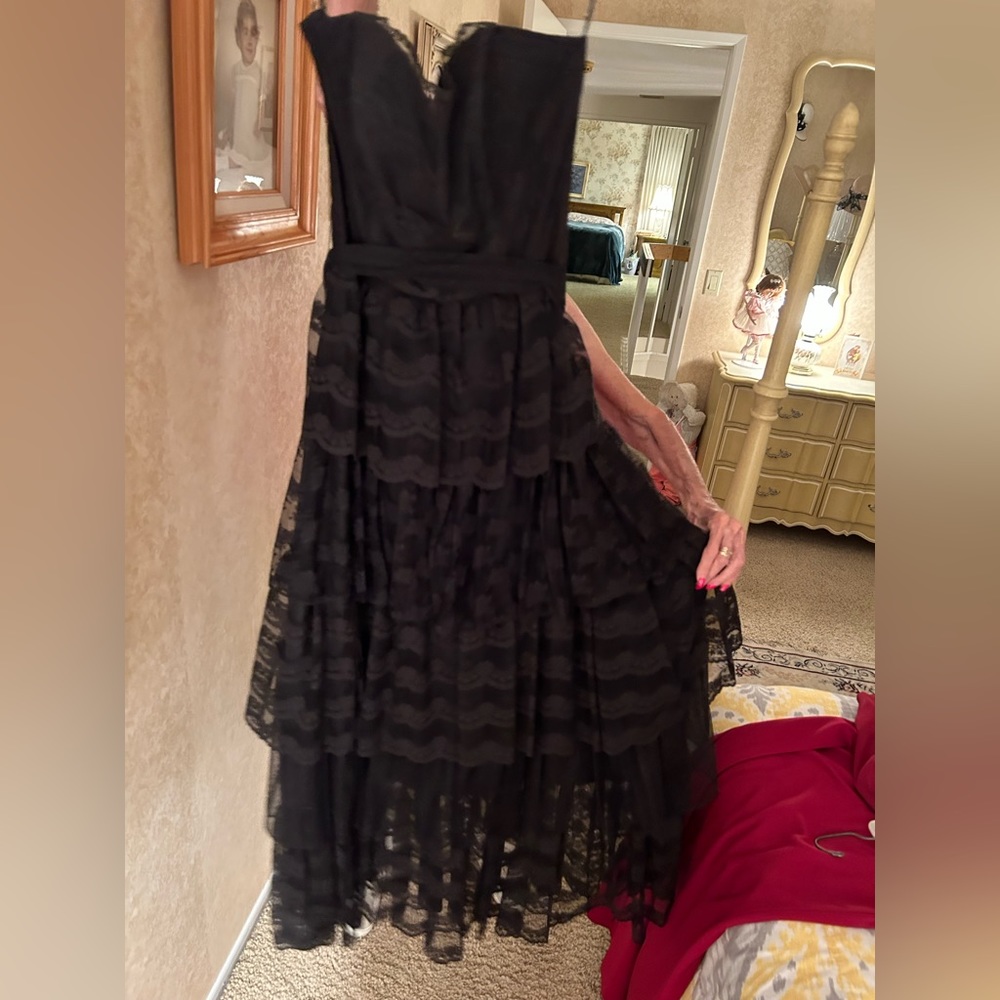 Beautiful condition, black dress by TD4, size 5/6